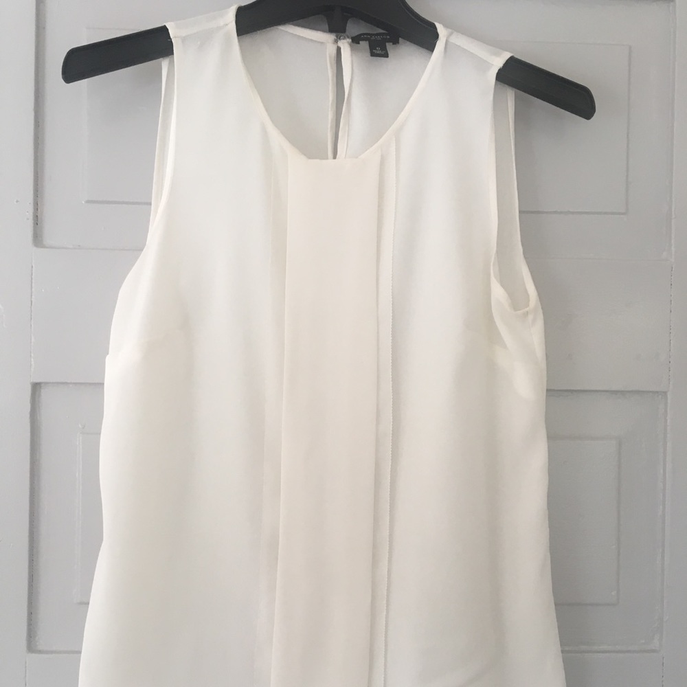 Ann Taylor Cream shell with front pleat Size 0